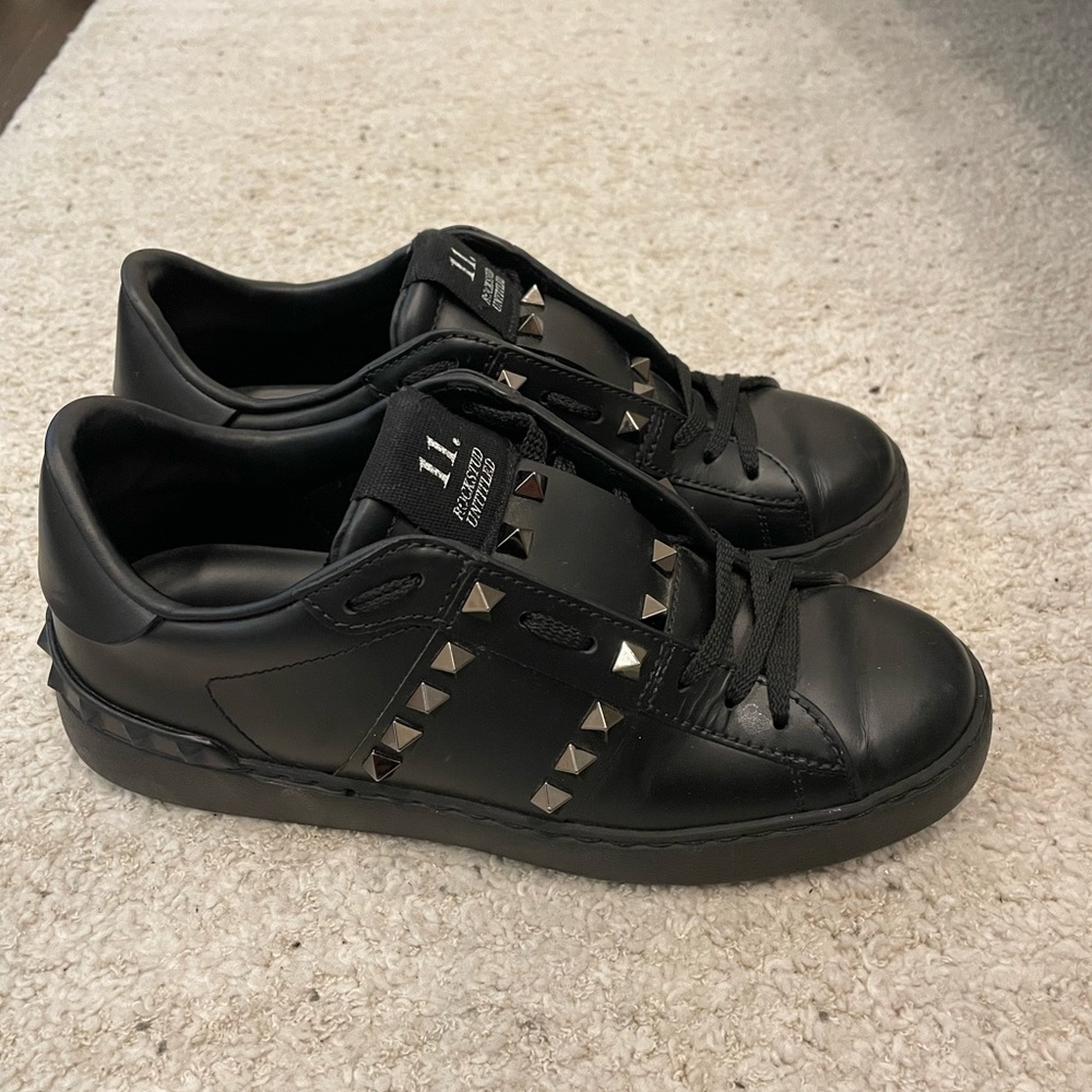 Valentino Rockstud Sneakers - Black size 6